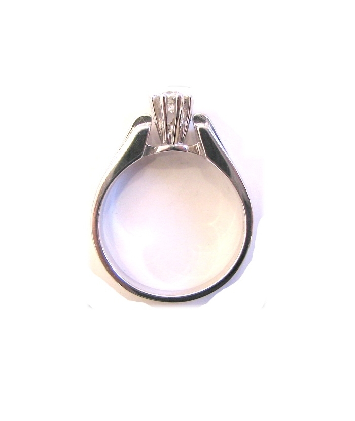 Engagement Ring K18 diamond