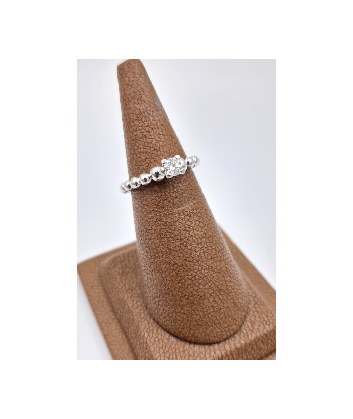 Engagement Ring K18 diamond