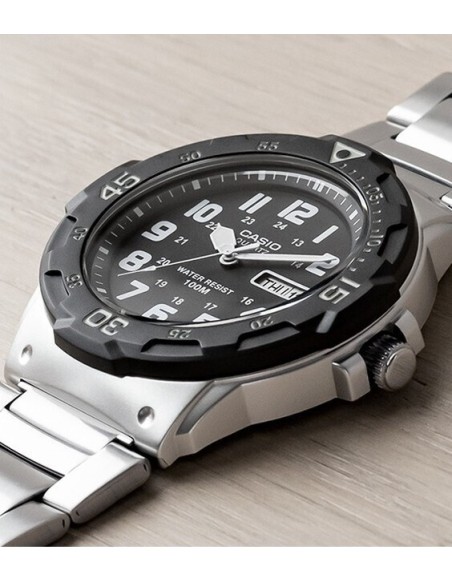 CASIO MRW-200HD-1BVEF Day/date